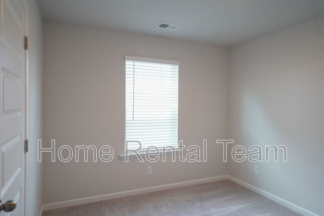 Building Photo - 111 Saltgrass Ln