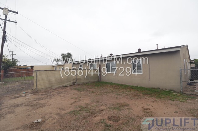 Building Photo - Jefferson Ave (772)