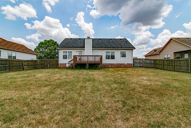 Building Photo - 988 Chardea Ct