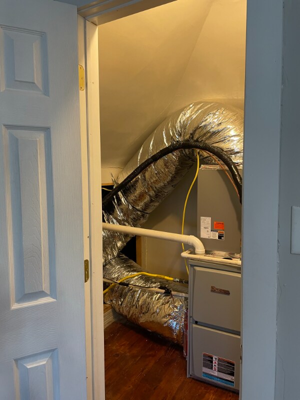 Building Photo - 462 King Ave