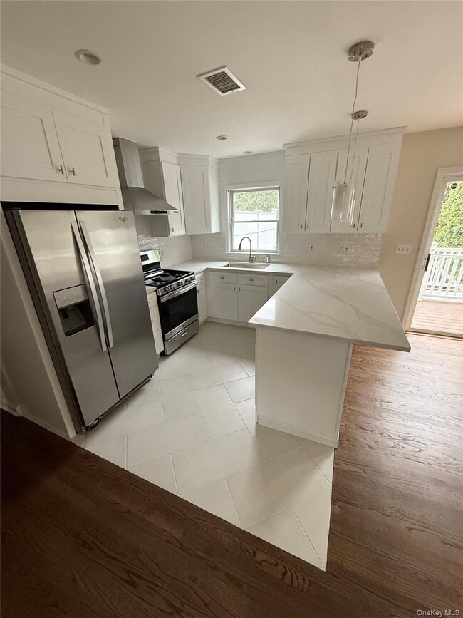 Building Photo - 114 Sterling Ave