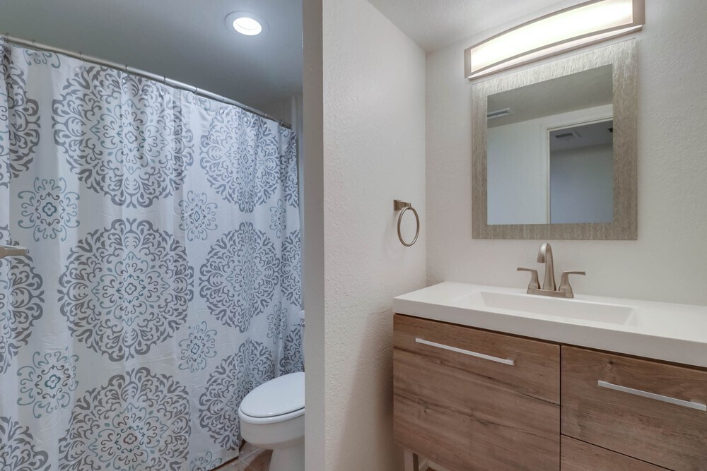 Building Photo - 1333 8th Ave