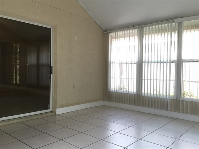 Building Photo - 4533 Bridgeton Lane