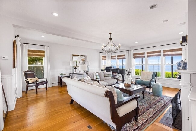 Building Photo - 15 Sheldon Rd