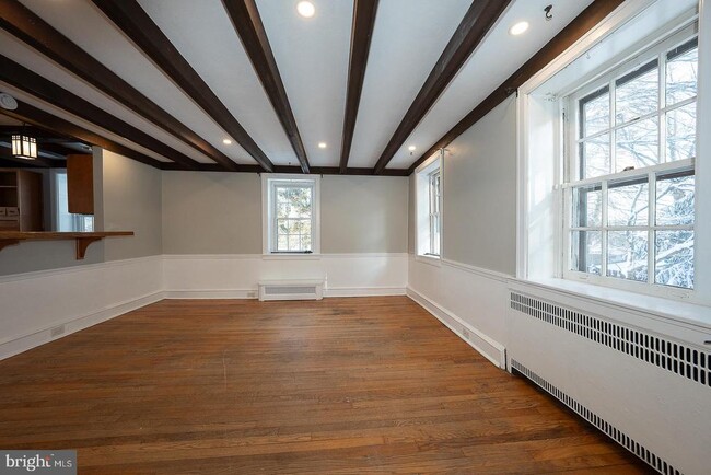 Building Photo - 625 Chelten Hills Dr