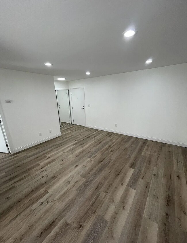 Building Photo - 4860 Rolando Ct