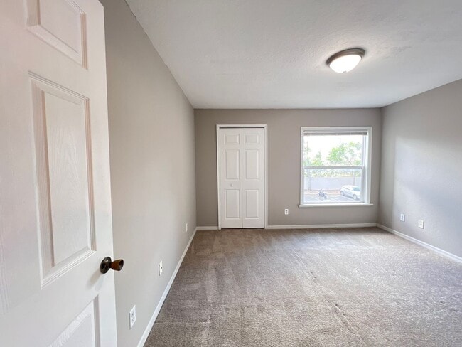 Building Photo - Condo for rent on SANDLAKE PRIVATE RESIDENCES