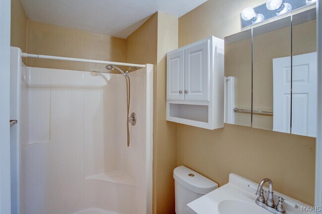 Building Photo - 308 Bobbie Dr