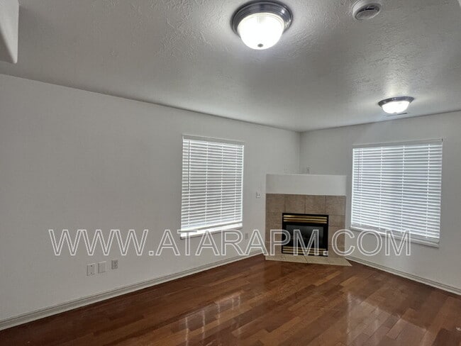 Building Photo - 574 Northlake Dr