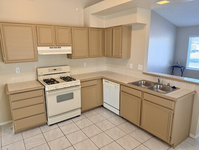 Building Photo - 2036 Orchard Dr