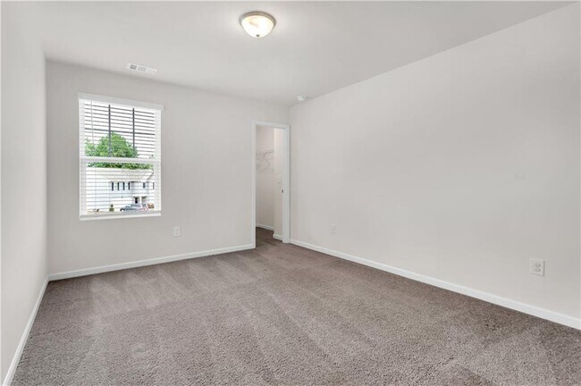 Building Photo - 4715 Bluffton Ct