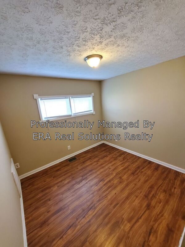 Building Photo - 723 Demorest Rd