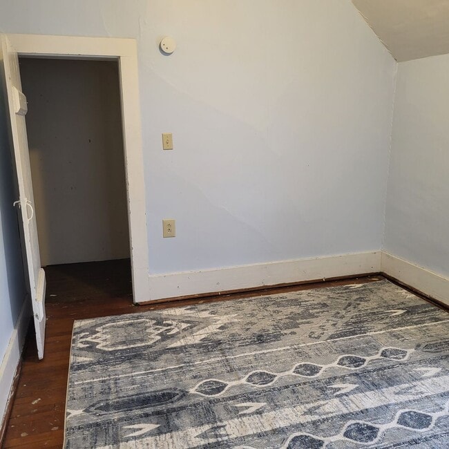 Building Photo - BEAUTIFUL 4 BEDROOM HOME NEAR DOWNTOWN CADILLAC