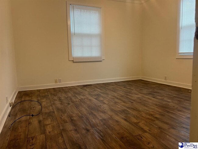 Building Photo - 848 Lynwood Dr