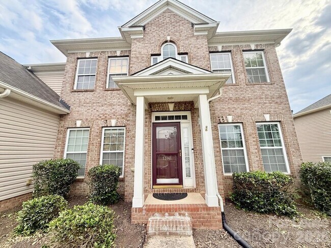 Building Photo - 13141 Wilburn Park Ln