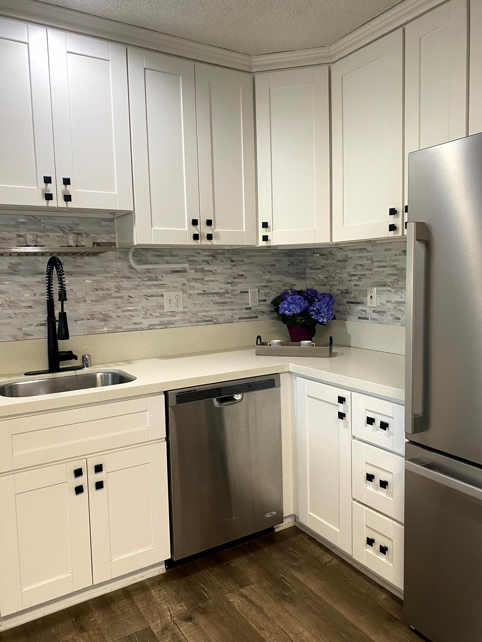 Building Photo - 7602 Lexington Ave