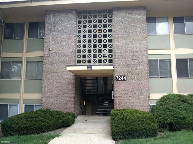 Primary Photo - 3 br, 1.5 bath Condo - 7244 Donnell Pl Apt C2