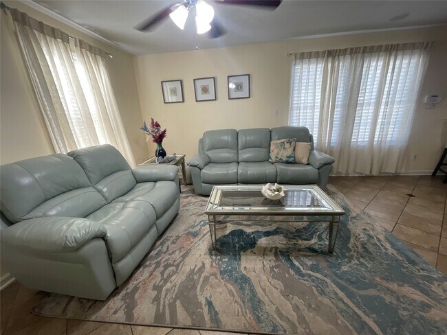 Building Photo - 1212 55th St