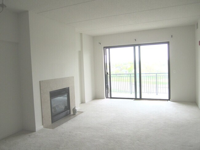 Building Photo - 6420 Double Eagle Dr