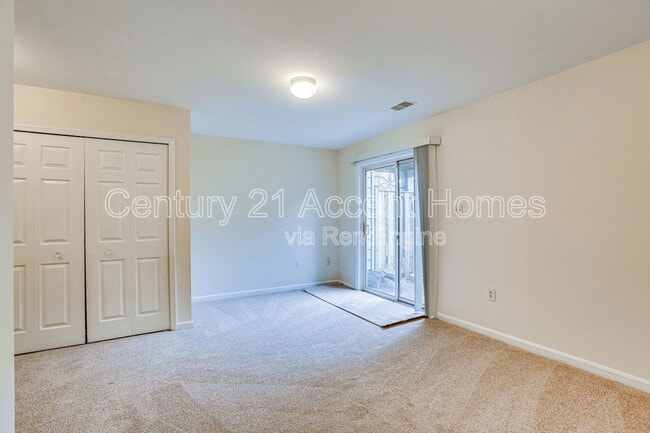 Building Photo - 6008 Keble Dr