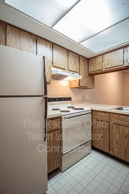 Building Photo - 6486 Reflections Dr