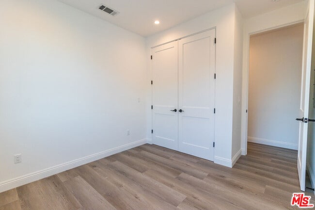 Building Photo - 5323 Ben Ave