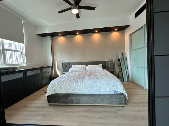 Building Photo - 234 NE 3rd St