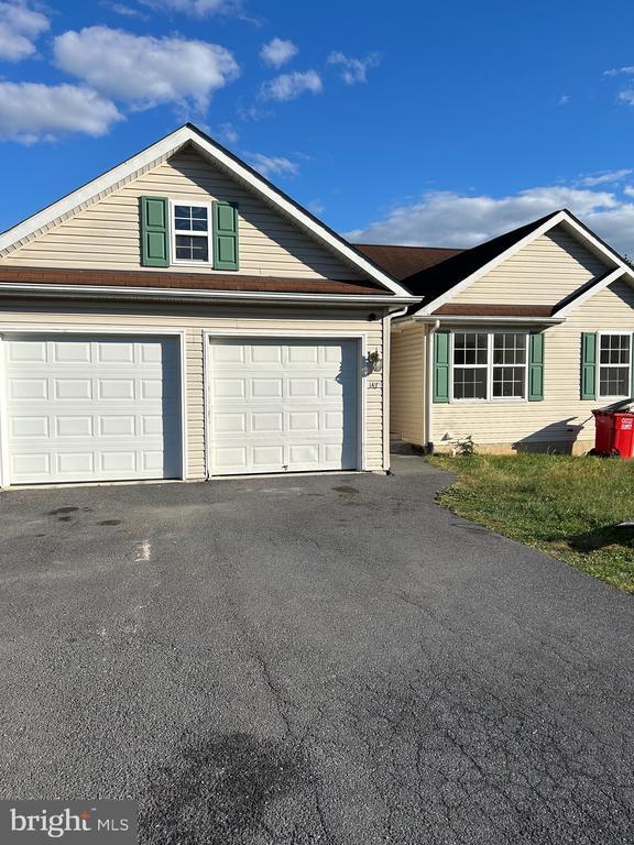 Building Photo - 147 Whirlwind Dr