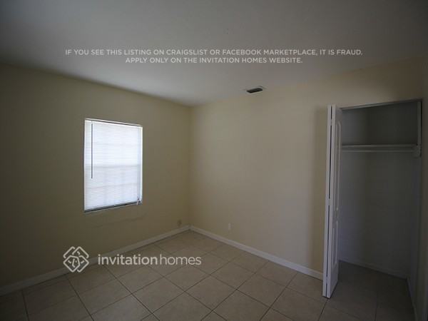 Building Photo - 5217 NE 2nd Ave