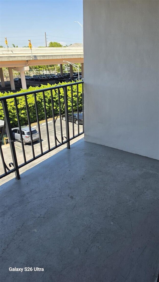 Building Photo - 8107 SW 72nd Ave