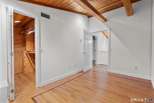 Building Photo - 33 Douglas Ave