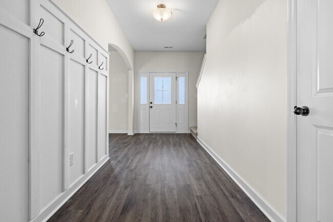 Building Photo - Evans Crossing