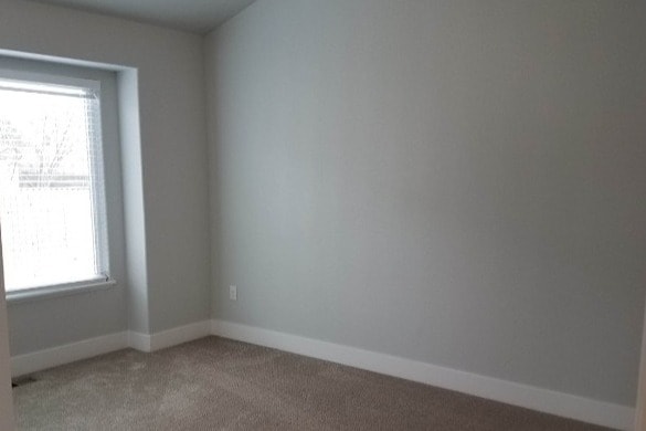 12'*14' Bedroom #2 vaulted ceiling - 448 Trailcrest Ct