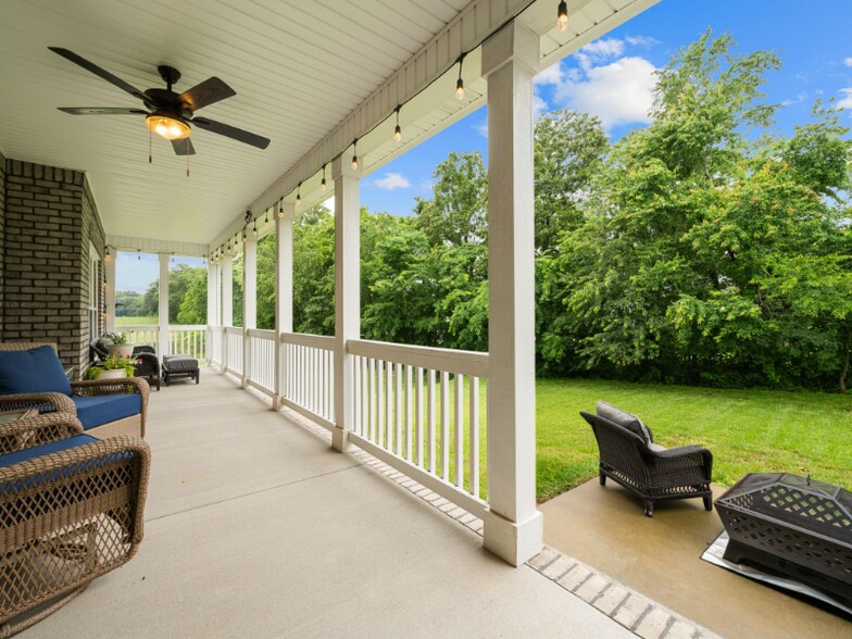 Building Photo - 806 Casen Ct
