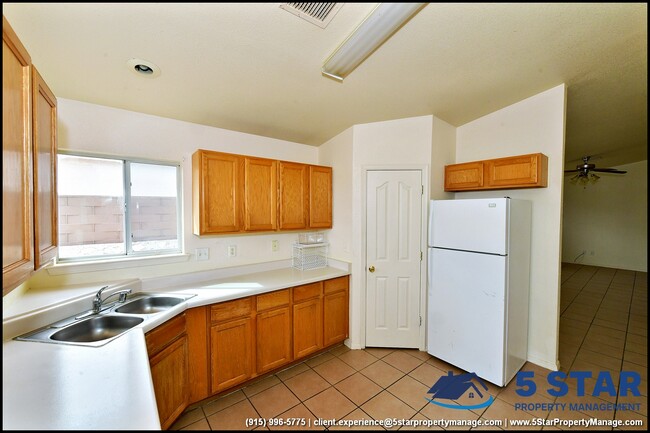 Building Photo - 14164 Robert Ituarte Dr