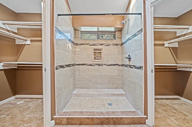 Building Photo - 22018 Silver Lode Dr