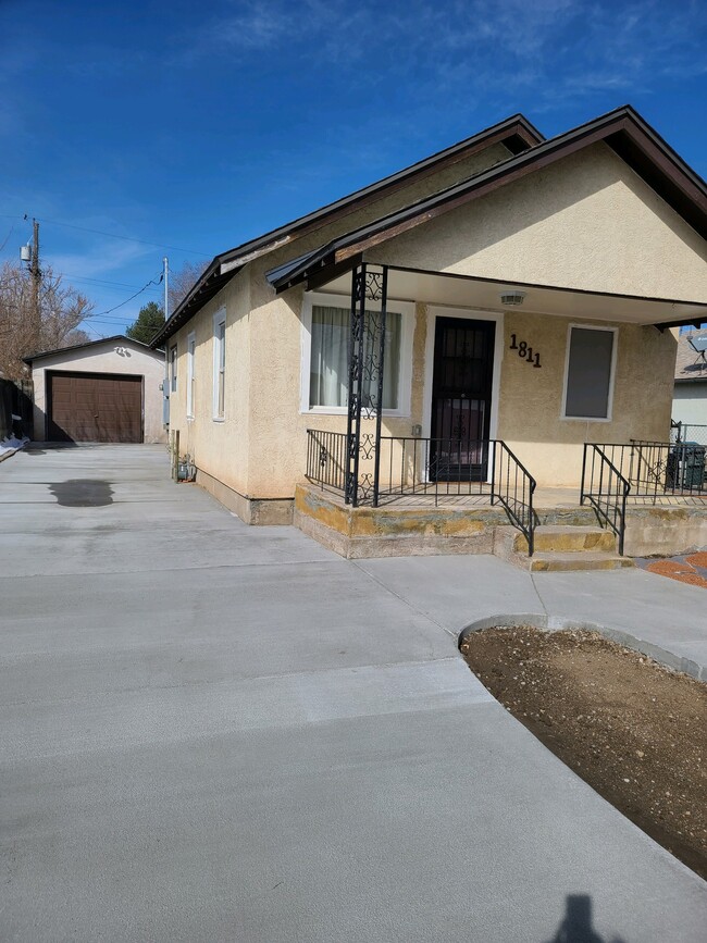 Primary Photo - 1811 Palmer Ave