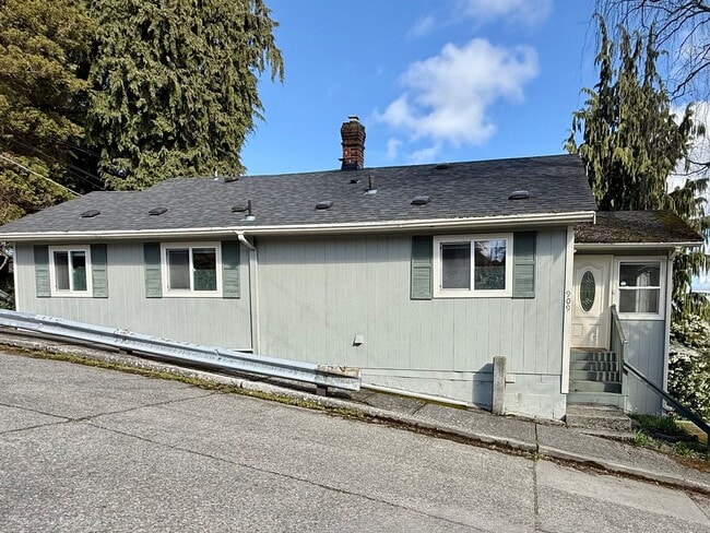 Building Photo - North Queen Anne Home