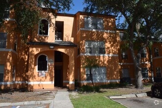 Building Photo - Prime Location in Orlando! Gated Community...