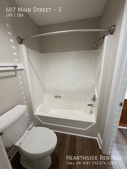 Building Photo - 607 E Main St