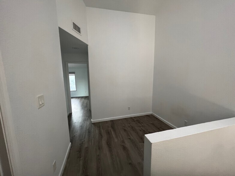 Building Photo - 7835 E Glenrosa Ave