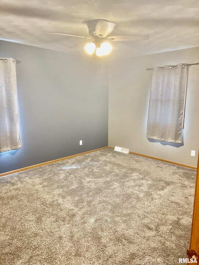 Building Photo - 11485 95th Ave