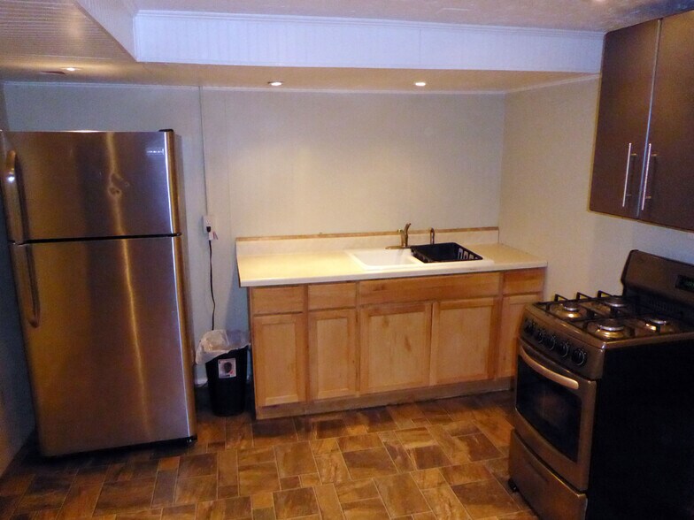 Building Photo - 1631 Remington St