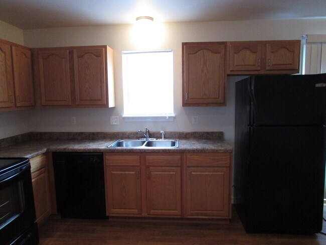 Building Photo - 6185-MF1-E1