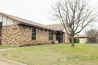 Building Photo - 1110 Curtis Dr