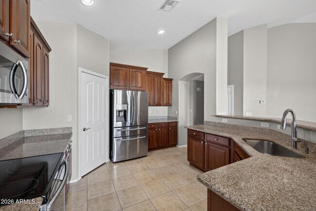Building Photo - 3096 E Kingbird Pl