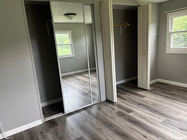 Building Photo - 50 Iroquois Dr