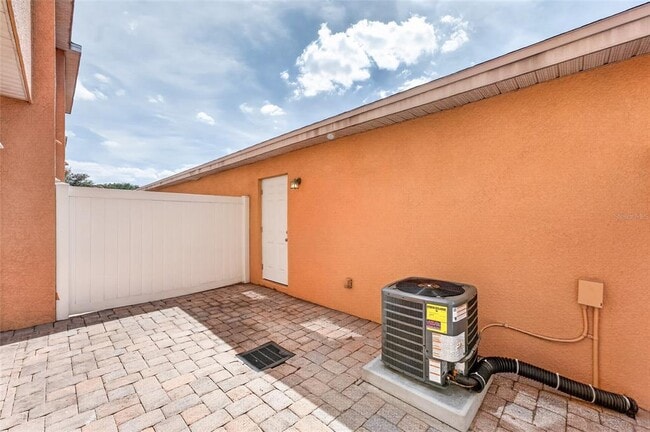 Building Photo - 216 Deepcove Rd