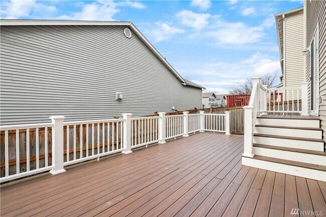 Building Photo - 17508 14th Dr SE