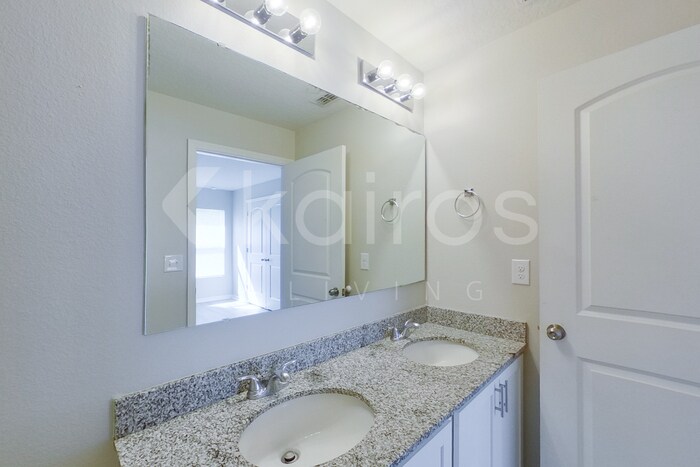 Building Photo - 287 Parkview Dr